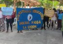 PADRES DE FAMILIA DE  IEI 464, EN PLENO IZAMIENTO DOMINICAL PROTESTAN CONTRA ALCALDE YAMUNAQUÉ
